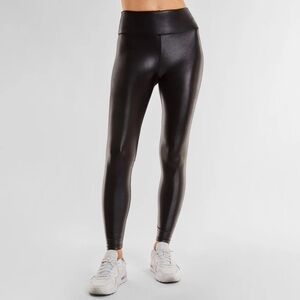 Noli yoga liquid leggings- Sz L